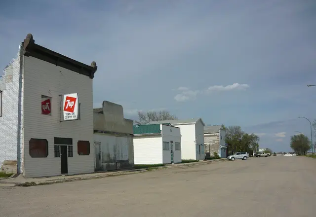 Amherst Avenue, Viscount main street